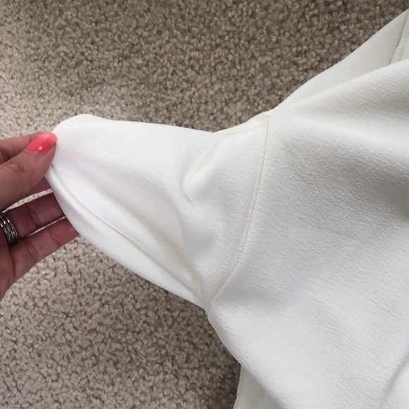 NWT! White Dress with Pockets. Size Medium. - Picture 7 of 7